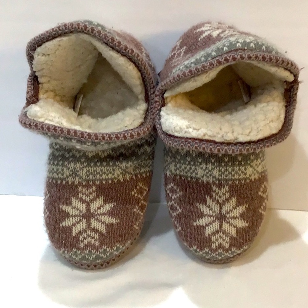 Mukluk boot slippers, freshly washed